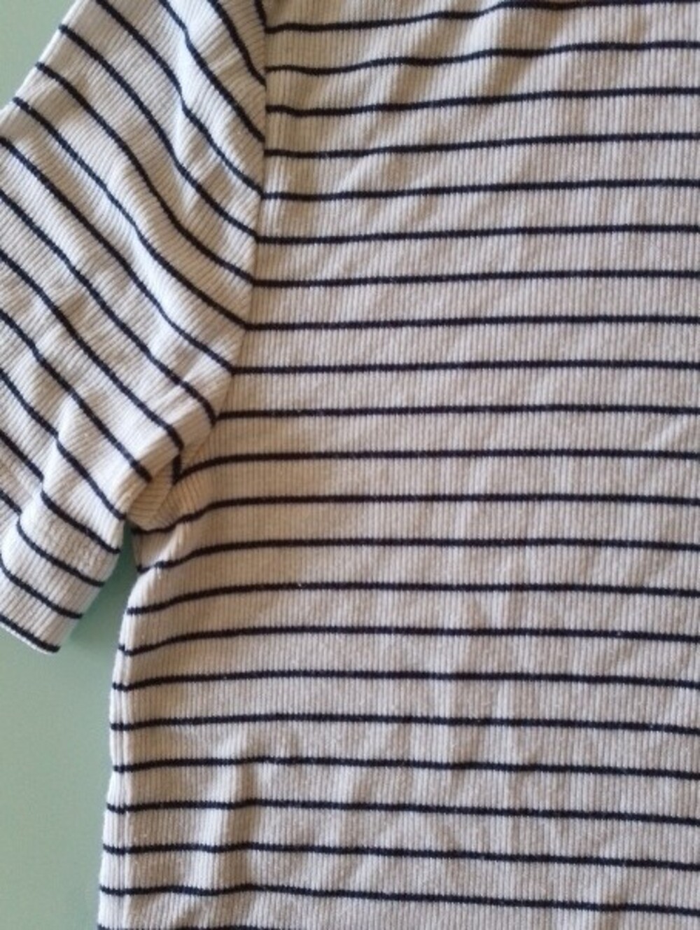 Aritzia Babaton Mock Neck Ribbed Top short Sleeves Striped  Size Small - Picture 9 of 9